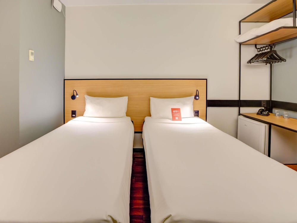 Habitación Standard con 2 camas individuales del hotel ibis Rio de Janeiro Botafogo. Foto 2