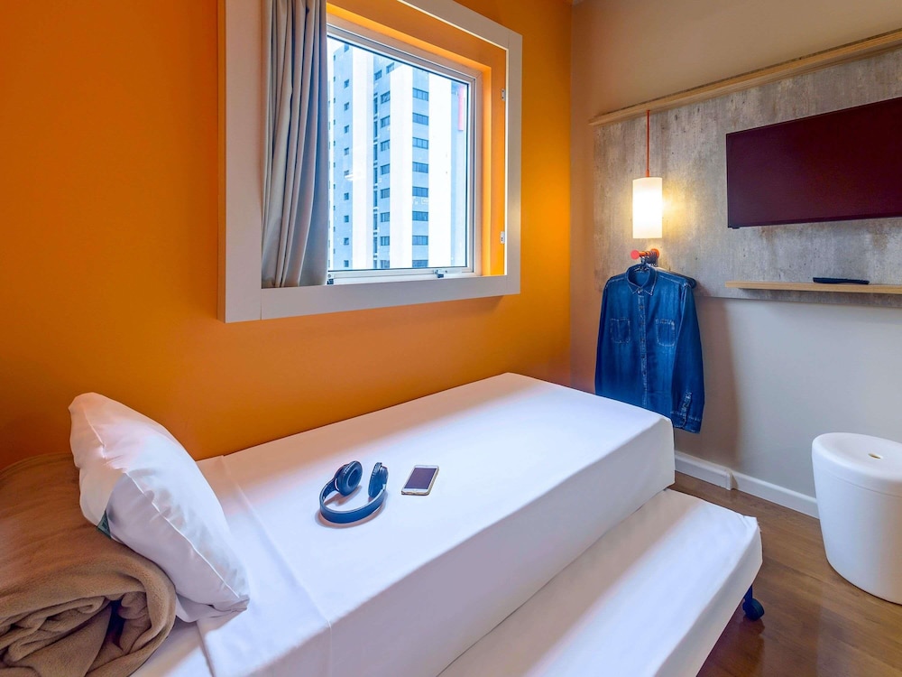 Habitación estándar, 2 camas individuales, accesible para personas con discapacidad del hotel ibis budget Sao Paulo Paraiso. Foto 7