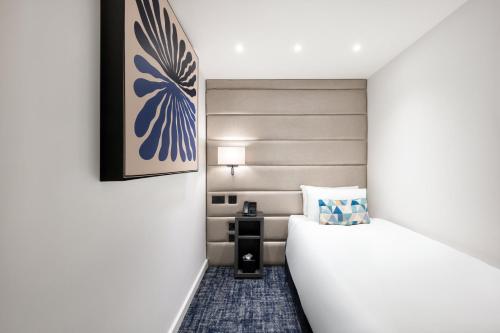 Habitación Individual Estándar - Sin ventana del hotel voco London Marylebone by IHG. Foto 4