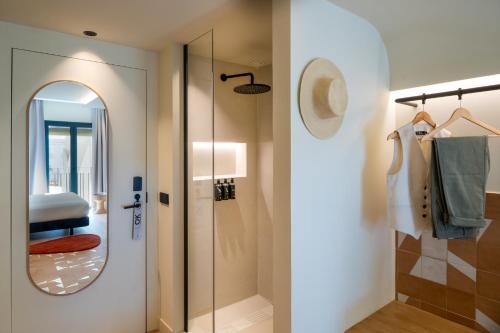 Habitación Doble con balcón del hotel Ocean Drive Sevilla. Foto 3