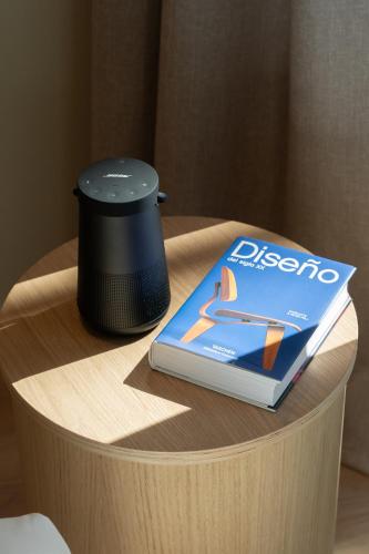 Habitación Doble Deluxe con balcón del hotel Ocean Drive Sevilla. Foto 14