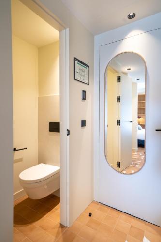 Habitación Doble Deluxe con balcón del hotel Ocean Drive Sevilla. Foto 9