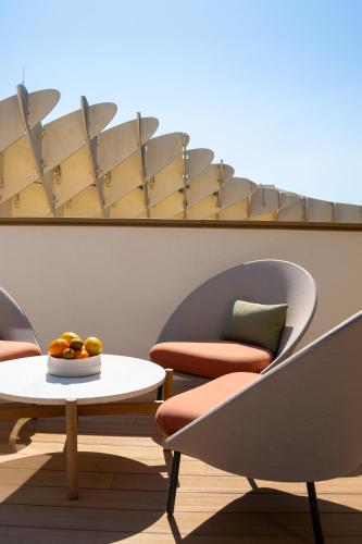 Suite con terraza del hotel Ocean Drive Sevilla. Foto 11