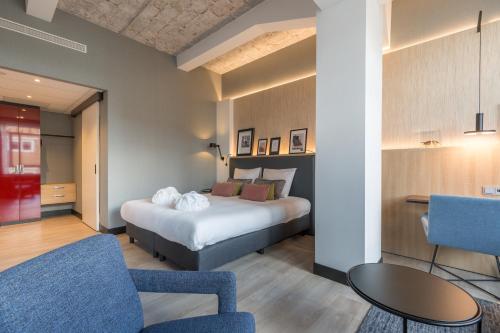 Suite Junior del hotel Postillion Hotel WTC Rotterdam. Foto 4