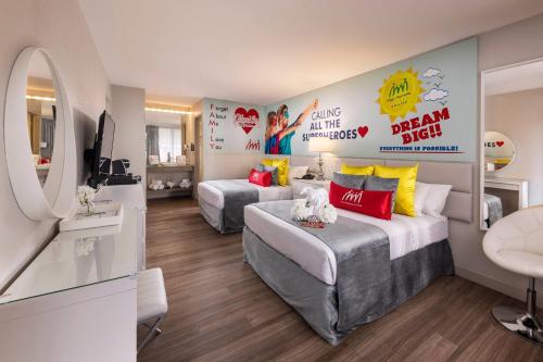 Habitación Signature con 2 camas grandes - No fumadores del hotel Magic Moment Resort and Kids Club. Foto 4