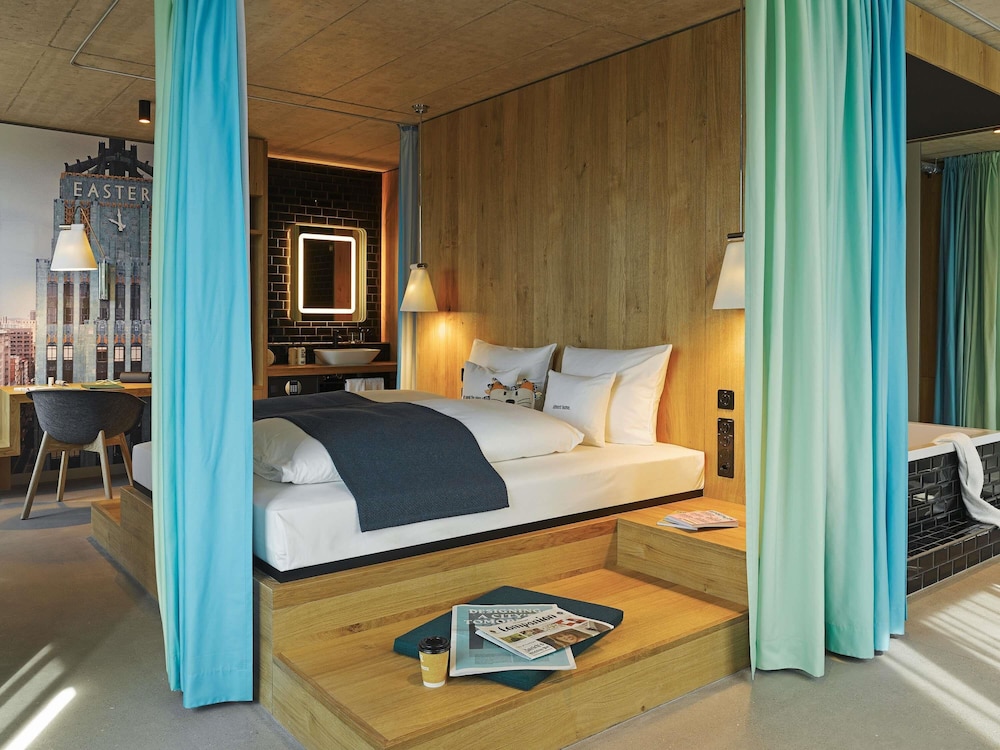 Suite Plaza del hotel 25hours Zurich Langstrasse. Foto 4