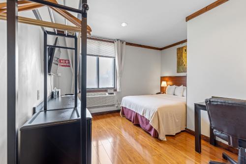 Habitación adaptada para personas con movilidad reducida - Cama grande del hotel LIC. Foto 2
