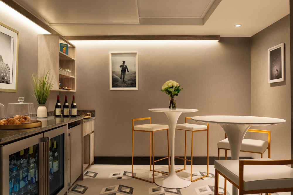 Suite Pender - Planta Dividend del hotel EXchange Vancouver. Foto 17