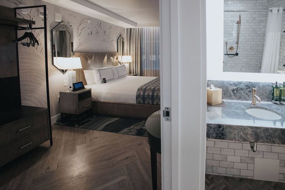 Deluxe Queen Accesible del hotel EXchange Vancouver. Foto 2
