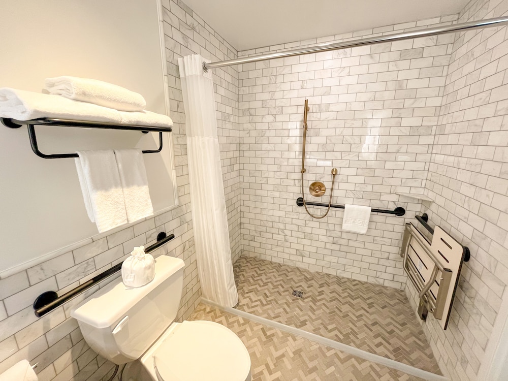 Deluxe Queen Accesible del hotel EXchange Vancouver. Foto 3