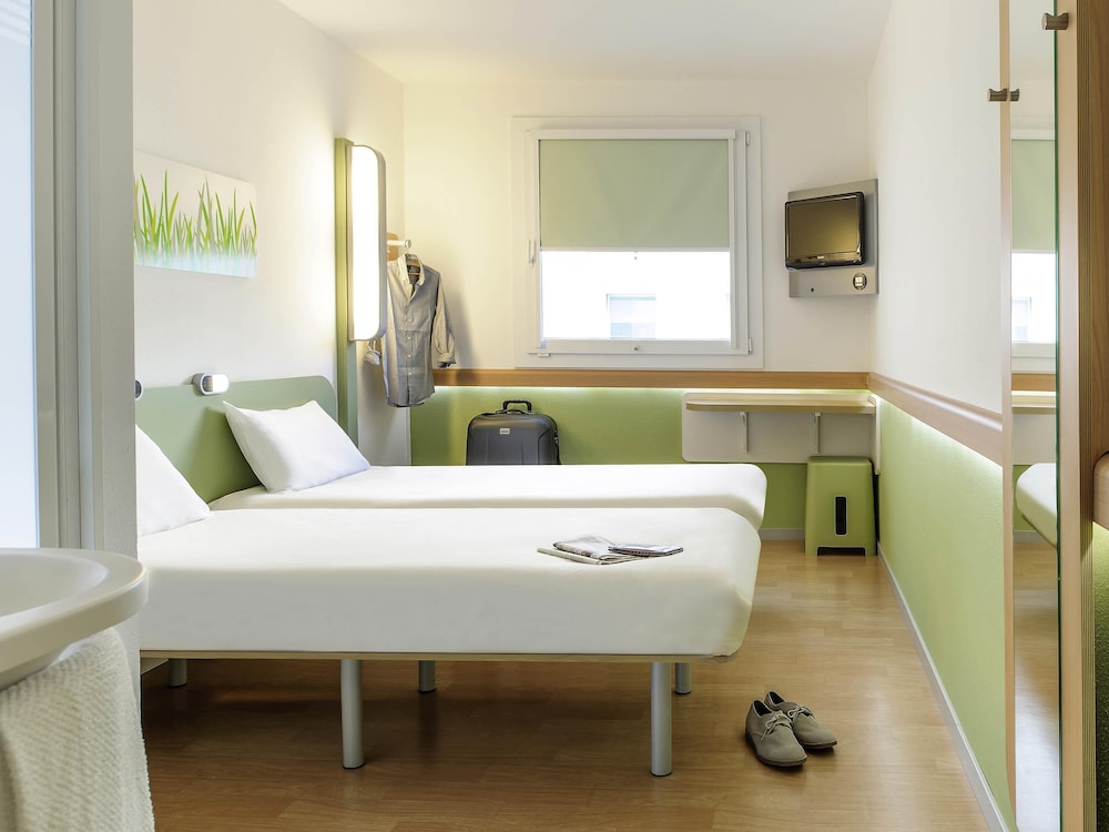 TWIN - Habitación con camas individuales del hotel Ibis Budget Manchester Centre Pollard Street. Foto 10