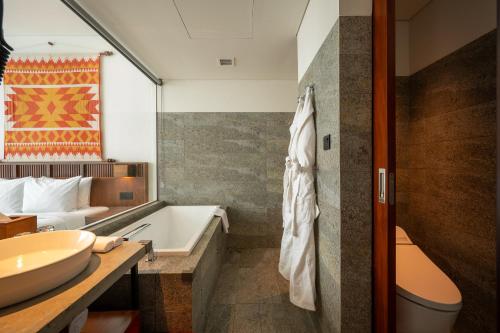 Habitación Superior + Bañera con Vistas del hotel Granbell Hotel Colombo. Foto 5