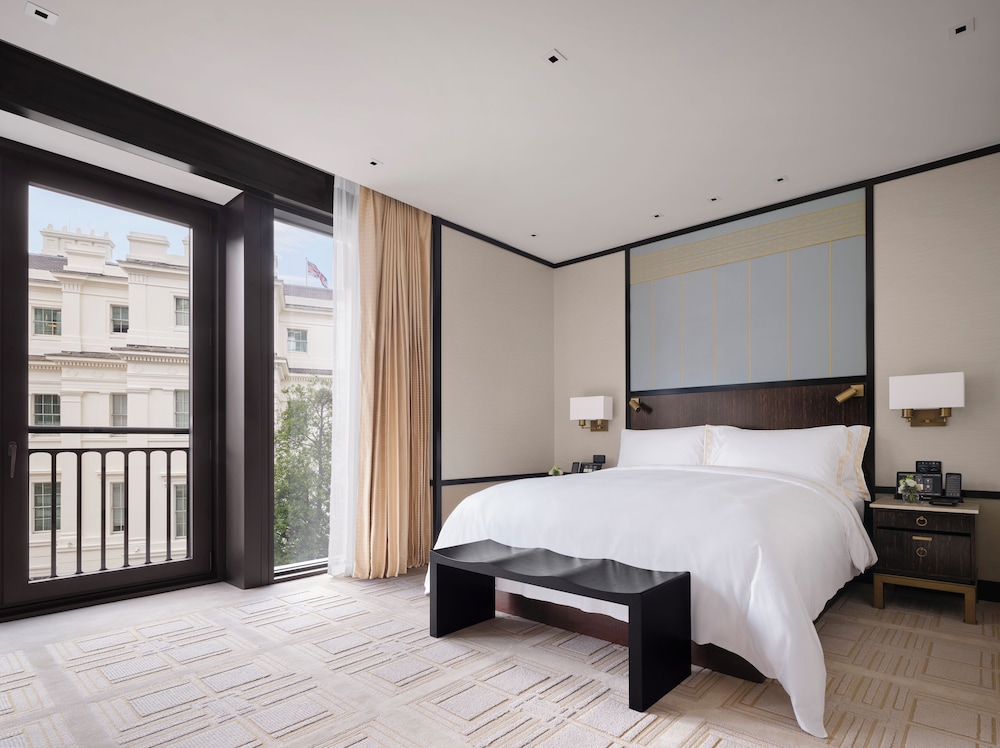 Habitación superior, 1 cama de matrimonio grande, accesible para personas con discapacidad del hotel The Peninsula London. Foto 1