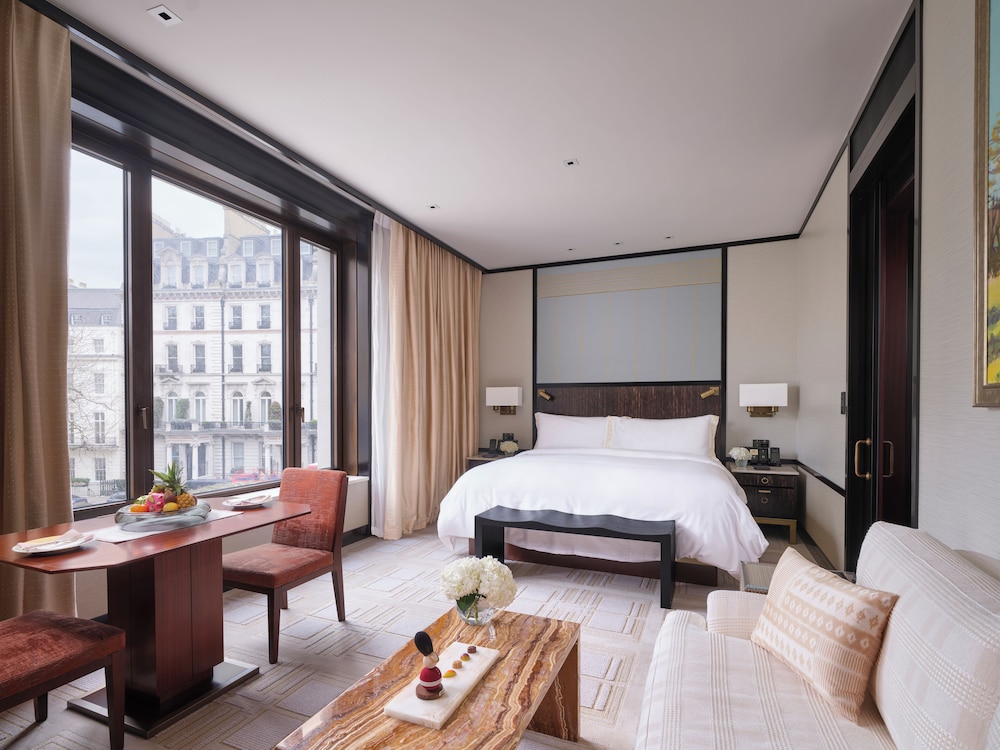 Habitación superior, 1 cama de matrimonio grande, accesible para personas con discapacidad del hotel The Peninsula London. Foto 2