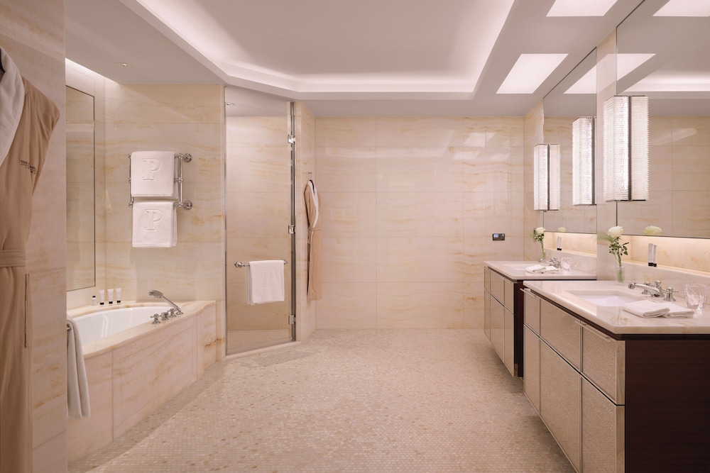 Habitación superior, 1 cama de matrimonio grande, accesible para personas con discapacidad del hotel The Peninsula London. Foto 5