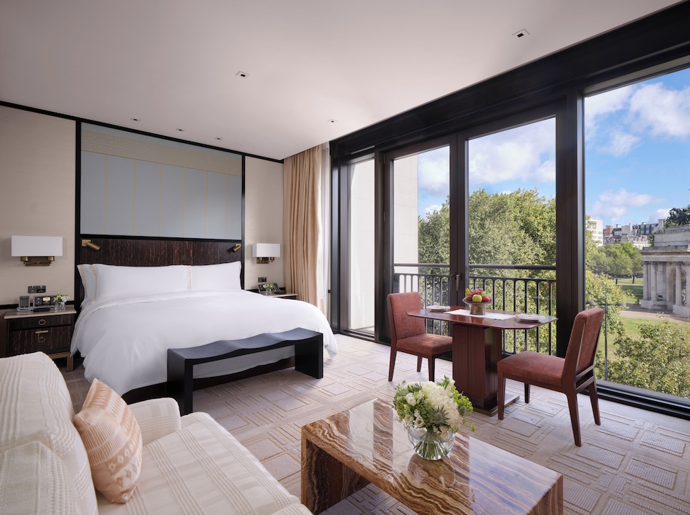 Habitación Grand, 1 cama de matrimonio grande (Premier Park) del hotel The Peninsula London. Foto 2