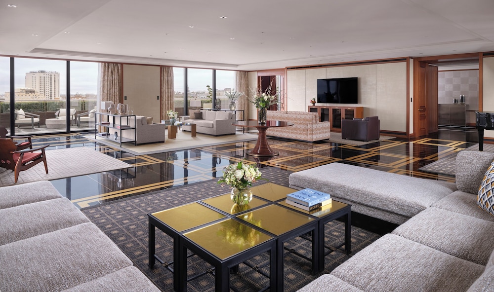 Suite Grand, 1 cama de matrimonio grande, terraza del hotel The Peninsula London. Foto 5