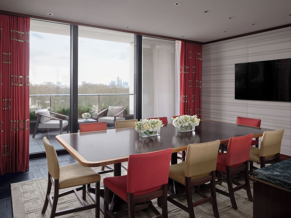 Suite, varias camas (The Peninsula Suite) del hotel The Peninsula London. Foto 6