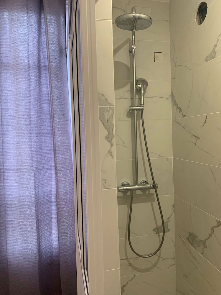 Habitación estándar con 2 camas individuales del hotel Dupleix. Foto 4
