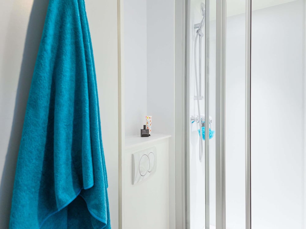 Habitación Cabrio con baño privado. Novedad #ontheroad del hotel F1 Paris Porte de Montreuil. Foto 5