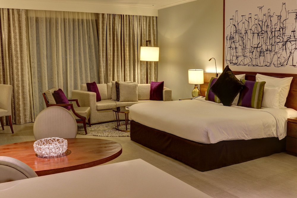 Estudio, 1 cama king size, vistas al arroyo del hotel Pullman Dubai Creek City Centre Residences. Foto 1