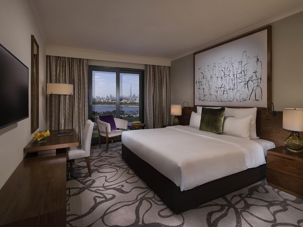 Apartamento de 2 dormitorios, 1 cama king size y 2 camas individuales, vistas al arroyo del hotel Pullman Dubai Creek City Centre Residences. Foto 4