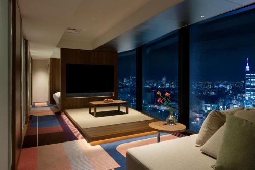 Suite Premier - 2 camas individuales del hotel GROOVE SHINJUKU, A PARKROYAL Hotel. Foto 1