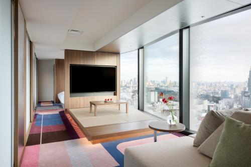 Suite Premier - 2 camas individuales del hotel GROOVE SHINJUKU, A PARKROYAL Hotel. Foto 2