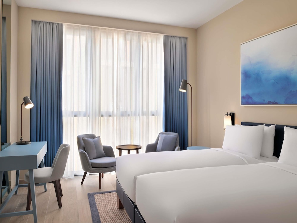 Habitación clásica con dos camas individuales del hotel Mercure Dubai Deira