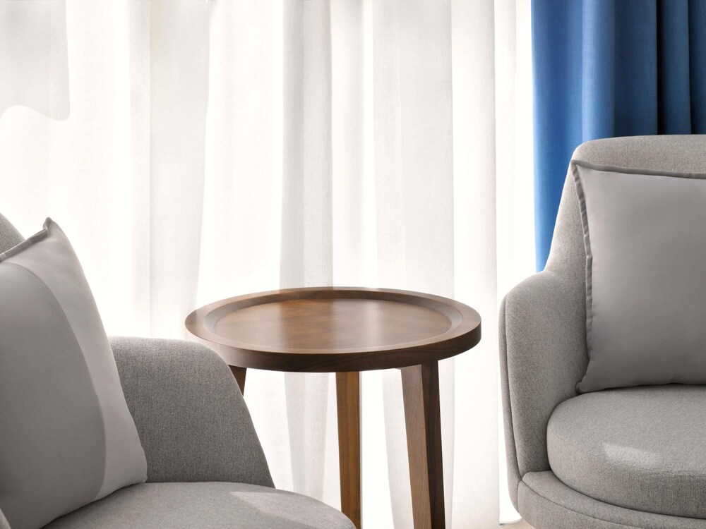 Habitación Clásica con cama King del hotel Mercure Dubai Deira. Foto 7