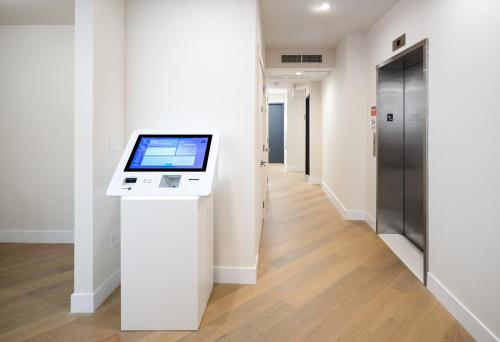 Estudio 1 Cama super king del hotel Little Charlie. Foto 11