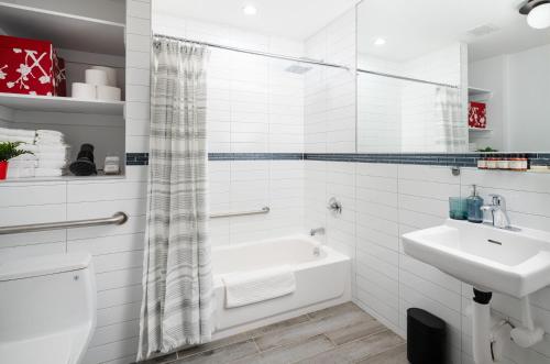 Estudio con cama grande adaptado para personas con movilidad reducida del hotel Little Charlie. Foto 5