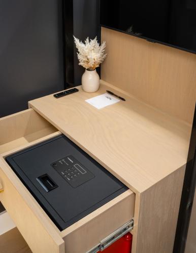 Habitación Doble Deluxe del hotel Little Charlie. Foto 6