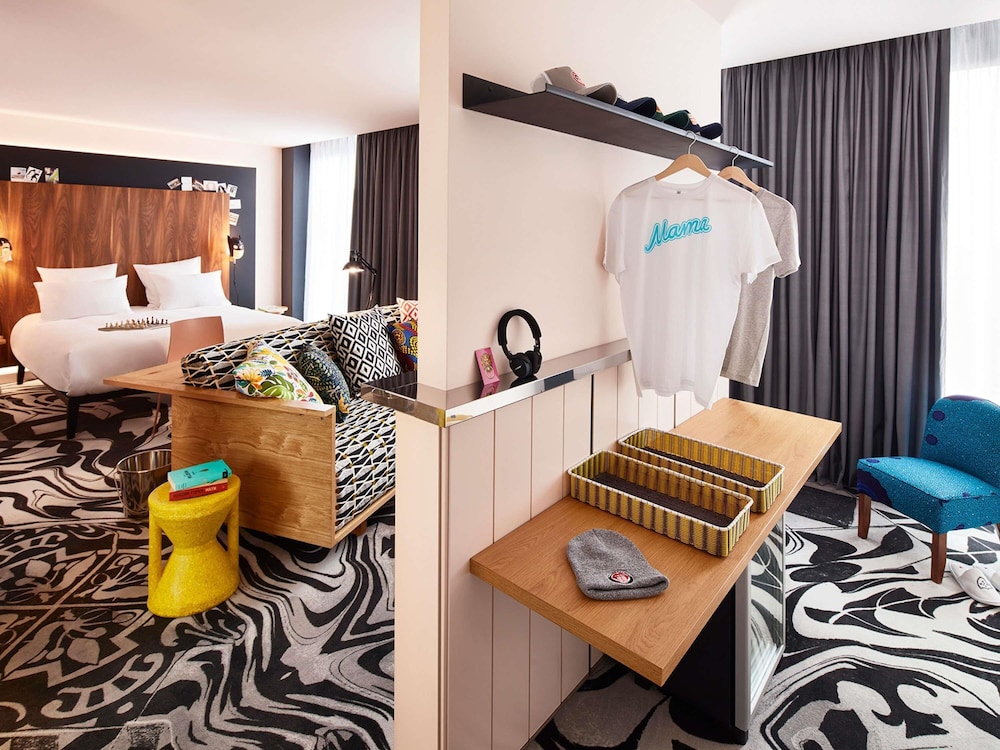 Habitación, 1 cama de matrimonio grande, terraza (XXL Mama) del hotel Mama Shelter Belgrade. Foto 6