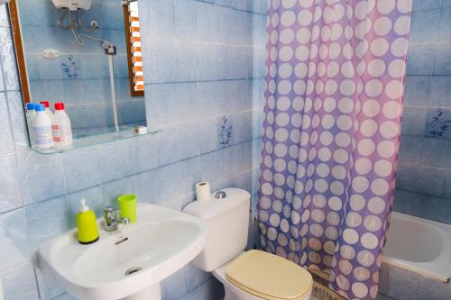 Cama individual en habitación compartida - 4 camas del hotel La Palma Hostel - Pensión Central. Foto 7