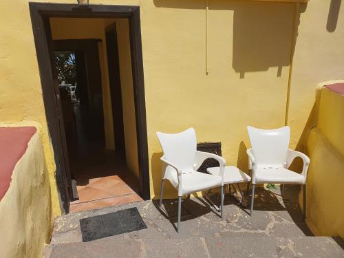 Twin Room with Terrace del hotel La Raya 1866. Foto 5