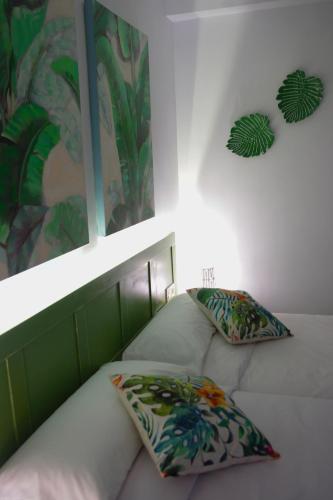 Habitación Triple con baño privado del hotel Magma Rooms. Foto 6