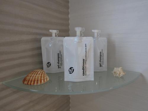 Triple Room with Private Bathroom del hotel Magma Rooms. Foto 11