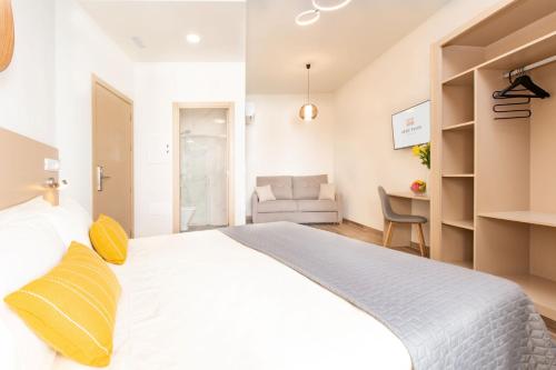 Habitación Doble con balcón del hotel Suncanarias Adeje Plaza. Foto 5