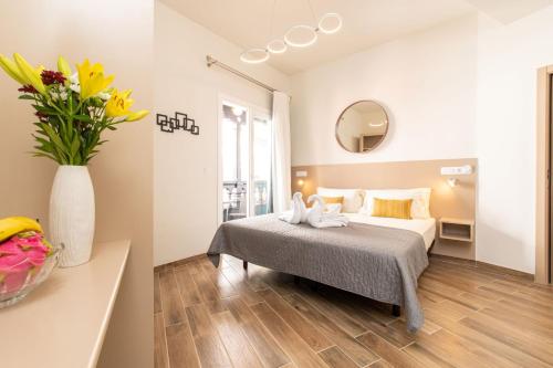 Habitación Doble con balcón del hotel Suncanarias Adeje Plaza. Foto 7