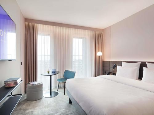 Habitación Doble del hotel Novotel Hamburg Central Station. Foto 1