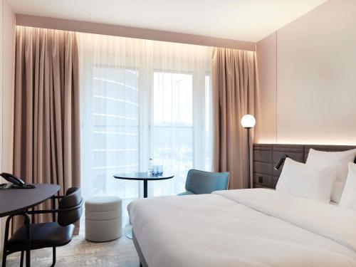 Habitación Doble Executive del hotel Novotel Hamburg Central Station. Foto 1
