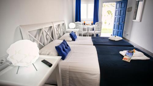Estudio Deluxe con cama grande del hotel Corralejo Lodge. Foto 1