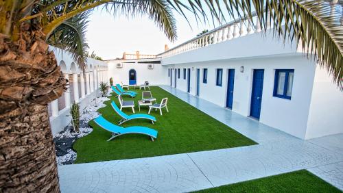 Estudio Deluxe con cama grande del hotel Corralejo Lodge. Foto 12