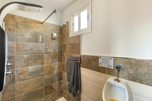 Deluxe Double or Twin Room with Balcony del hotel Valtisya House Pool and Airport. Foto 1