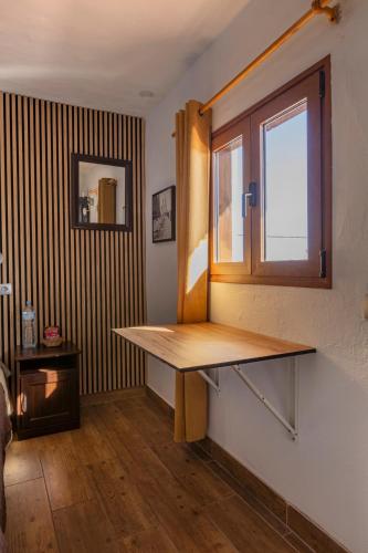 Deluxe Double or Twin Room with Balcony del hotel Valtisya House Pool and Airport. Foto 2