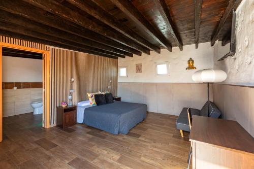 Double or Twin Room with Private Bathroom del hotel Valtisya House Pool and Airport. Foto 14