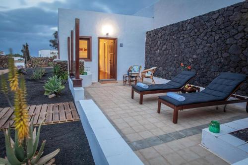 Habitación Doble con terraza del hotel Los Lirios Hotel Rural. Foto 2