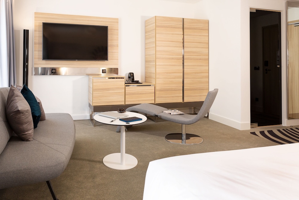 Habitacion Luxe con 1 cama kingsize del hotel Novotel Tunis Lac. Foto 10