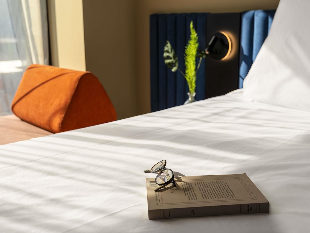 Habitación superior, 1 cama kingsize, 23 metros cuadrados, 247 pies cuadrados del hotel Novotel México City Centro Histórico. Foto 1